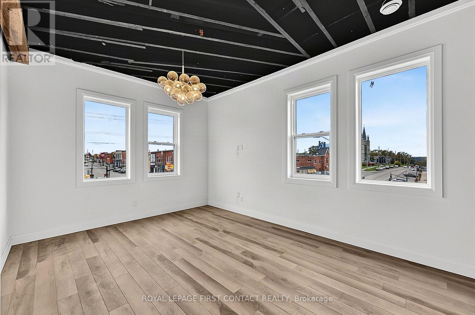Penthouse - 87 Main Street, Penetanguishene, Ontario  L9M 1S8 - Photo 12 - S13886318