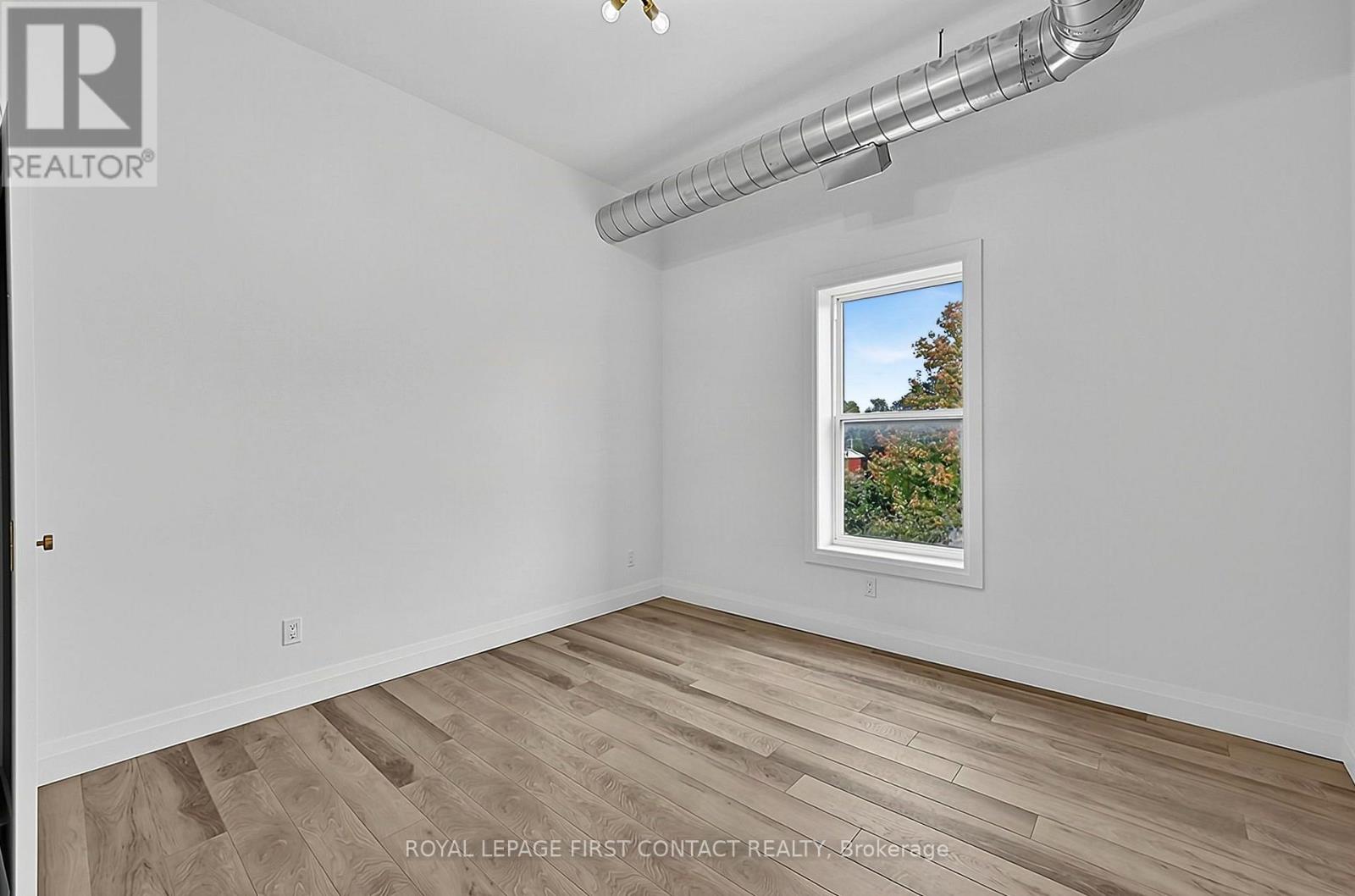 Penthouse - 87 Main Street, Penetanguishene, Ontario  L9M 1S8 - Photo 22 - S13886318