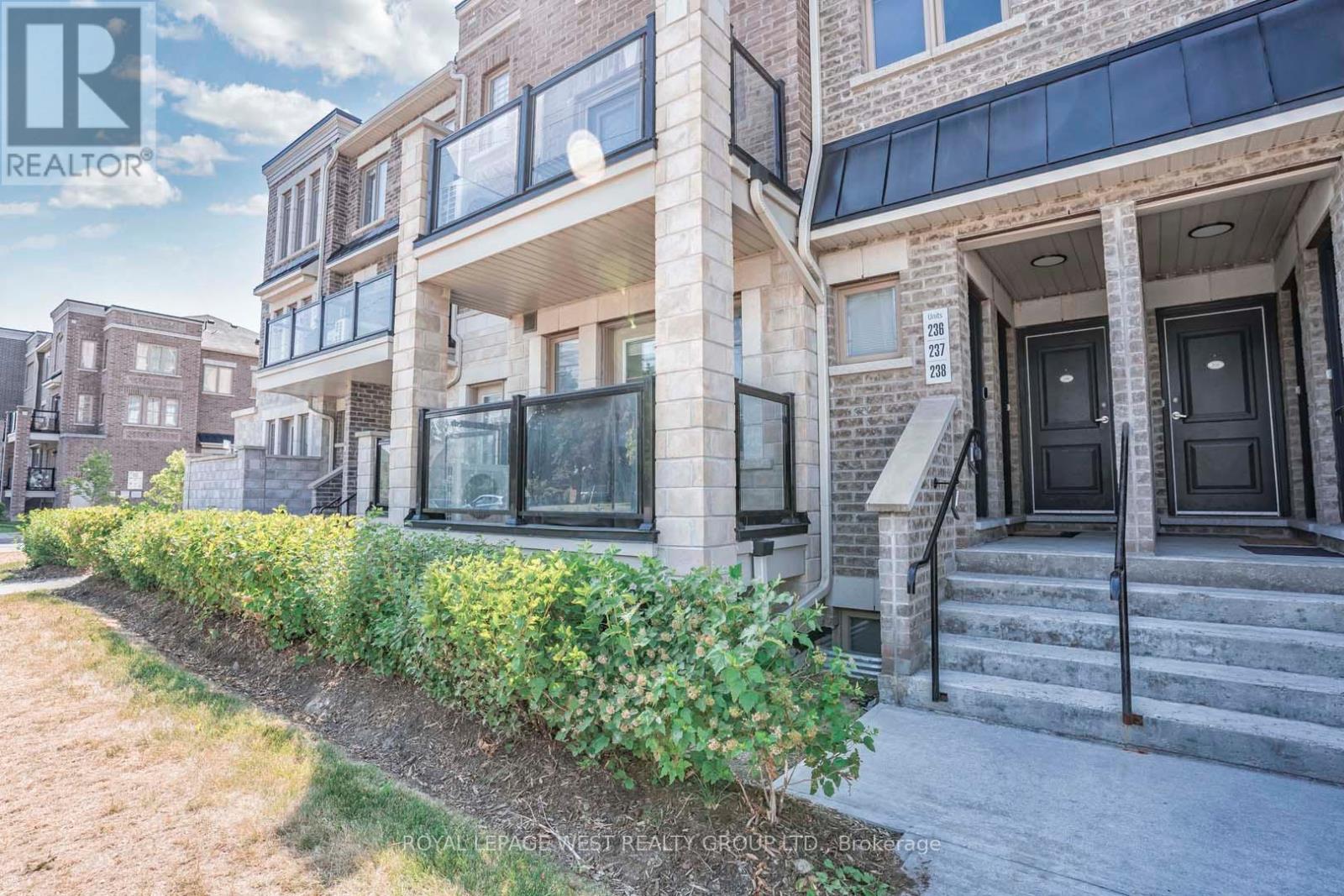 238 - 2355 Sheppard Avenue W, Toronto, Ontario  M9M 0E7 - Photo 2 - W13886320