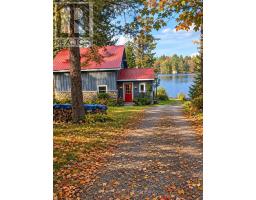 18 AHMIC LAKE ROAD, Magnetawan, Ontario