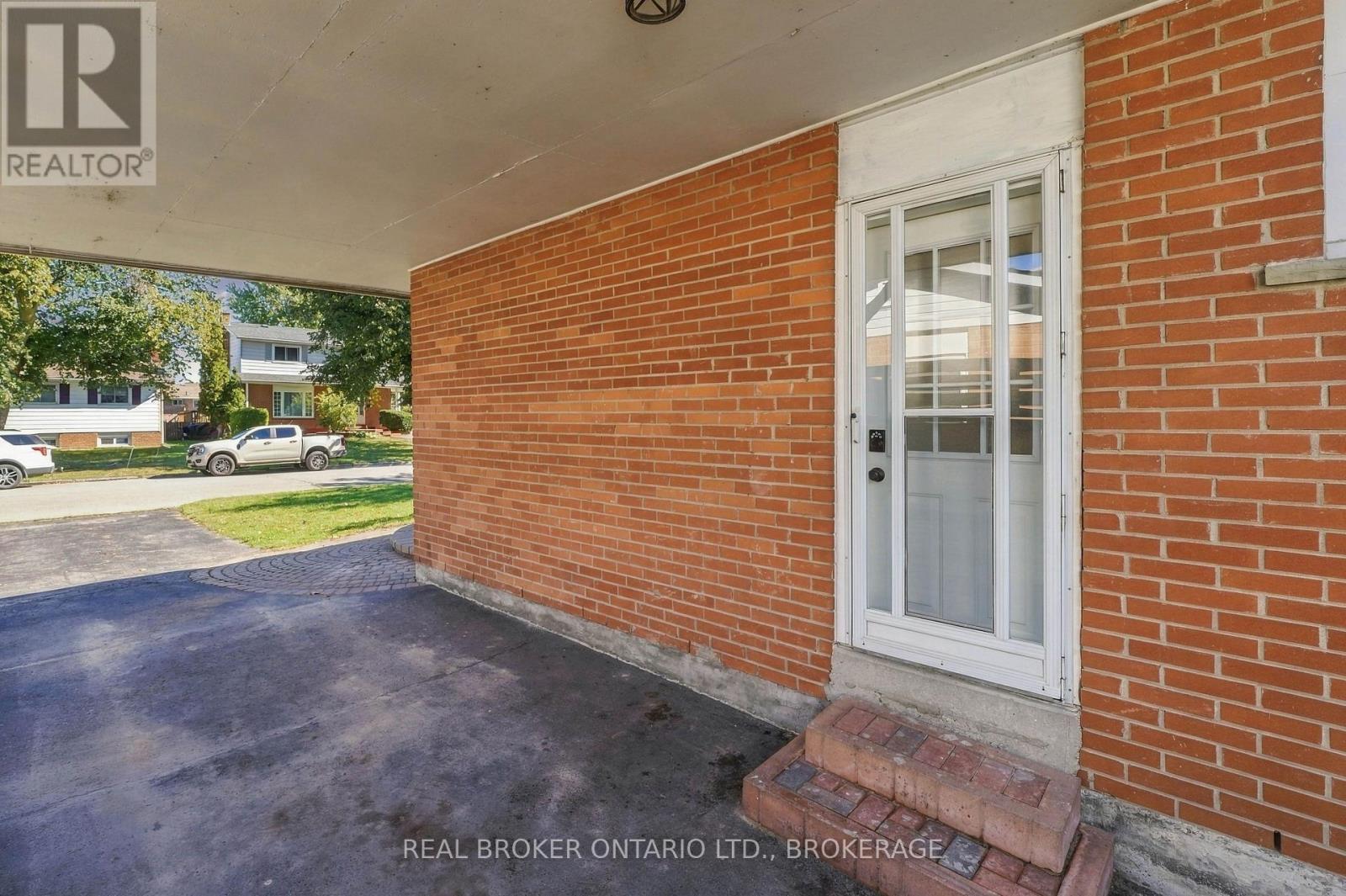 65 Barbara Street, Quinte West, Ontario  K8V 1Z6 - Photo 4 - X13886328