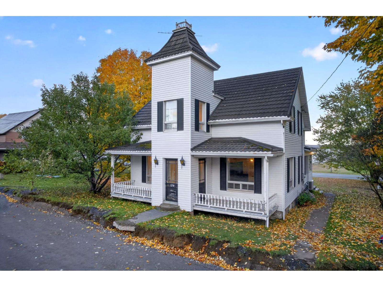 1250 Rue de l'Église Saint-Félix-de-Kingsey Quebec Canada J0B2T0 2