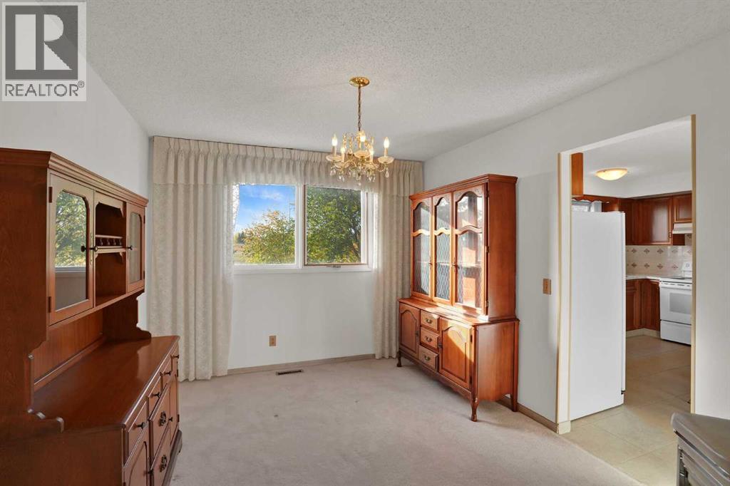 161 Braniff Crescent SW, Calgary, Alberta  T2W 2M3 - Photo 18 - A2351359