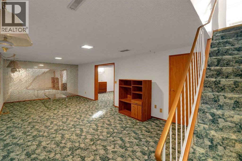 161 Braniff Crescent SW, Calgary, Alberta  T2W 2M3 - Photo 32 - A2351359