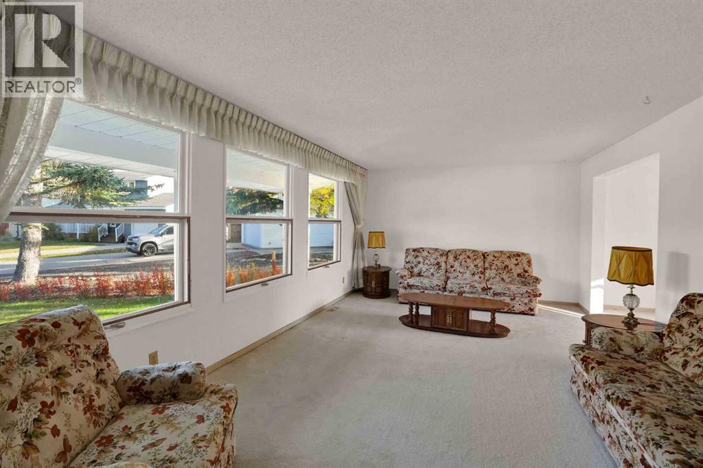 161 Braniff Crescent SW, Calgary, Alberta  T2W 2M3 - Photo 15 - A2351359