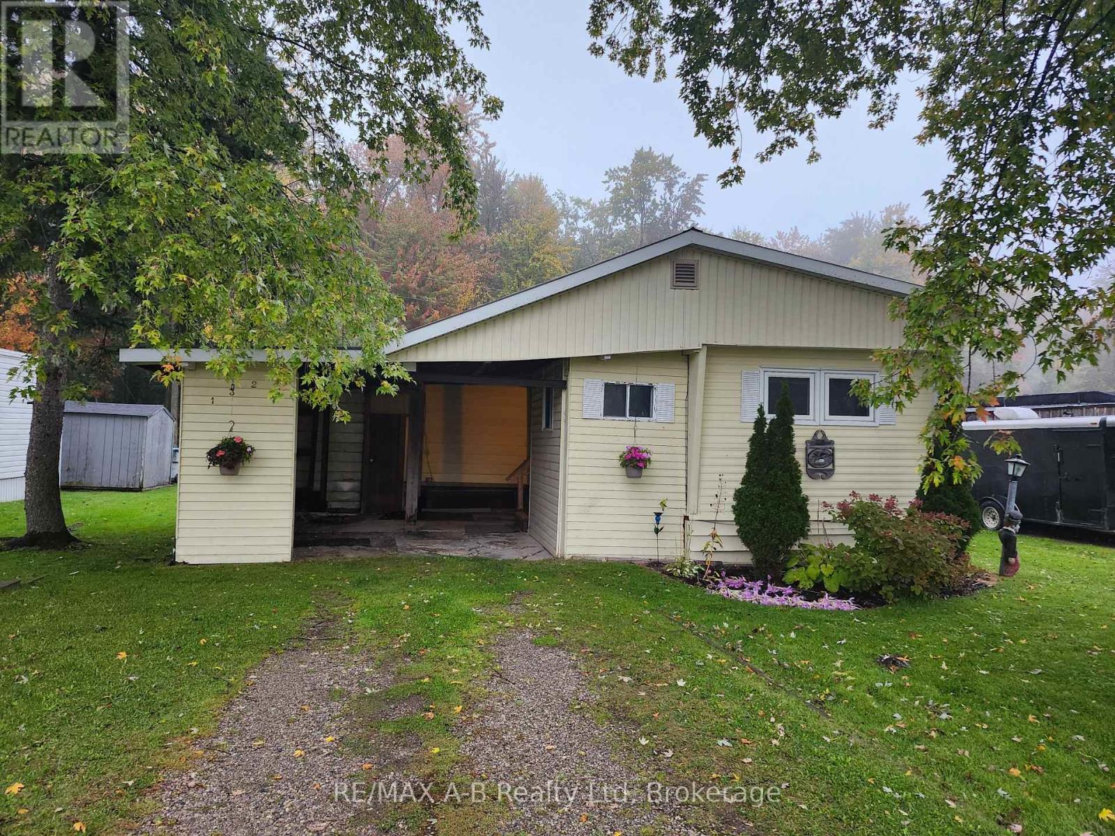 132 ASH STREET, Perth East, Ontario