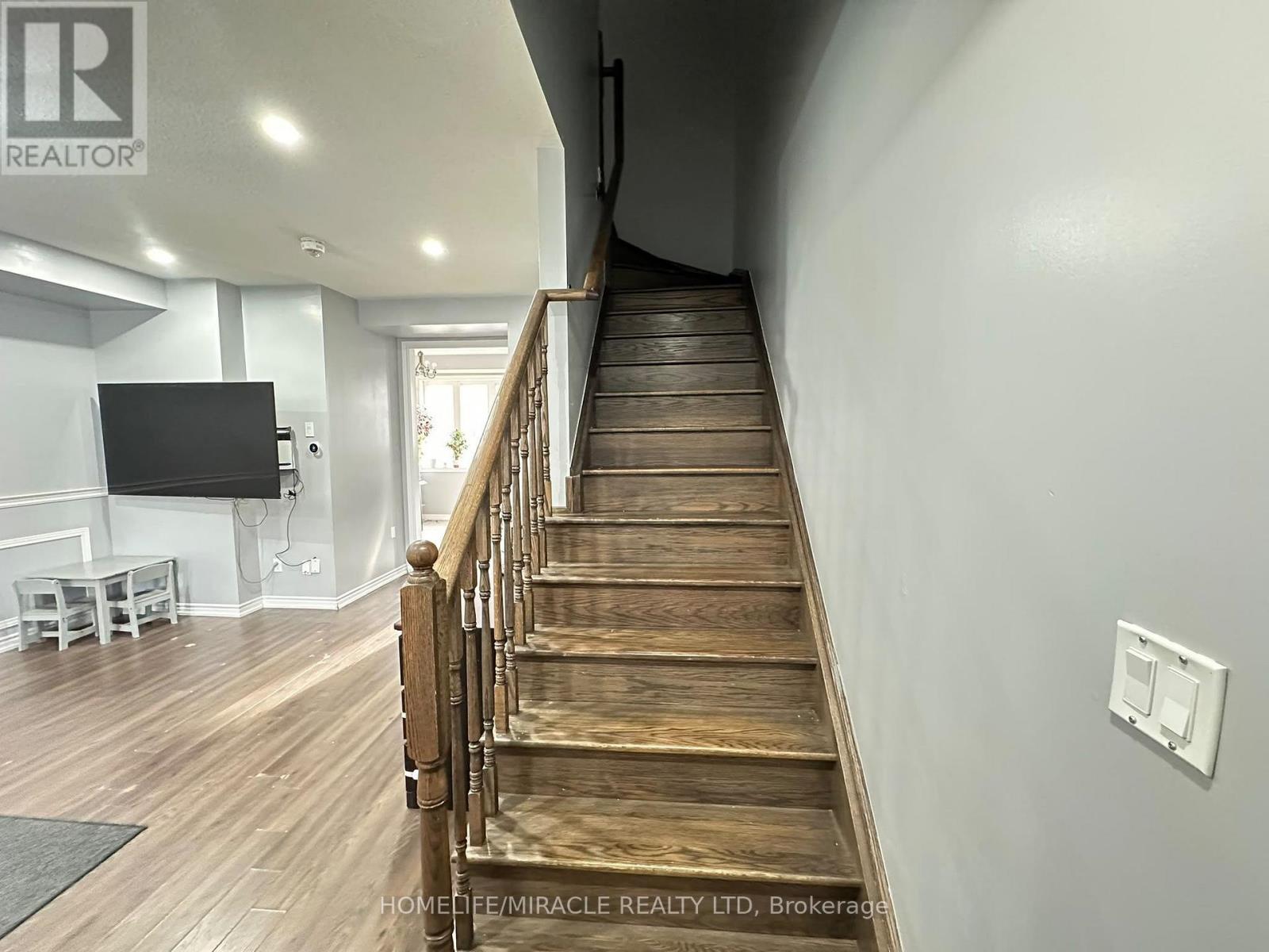 22 Hobart Gardens, Brampton, Ontario  L6Z 0J1 - Photo 13 - W13886336