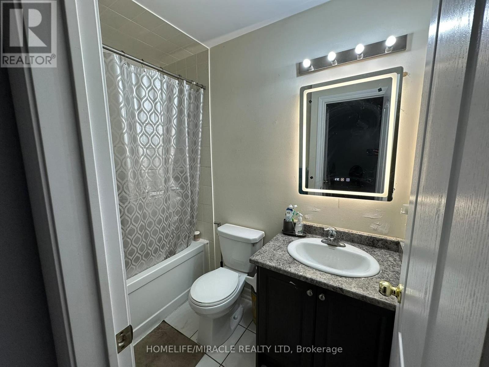 22 Hobart Gardens, Brampton, Ontario  L6Z 0J1 - Photo 19 - W13886336
