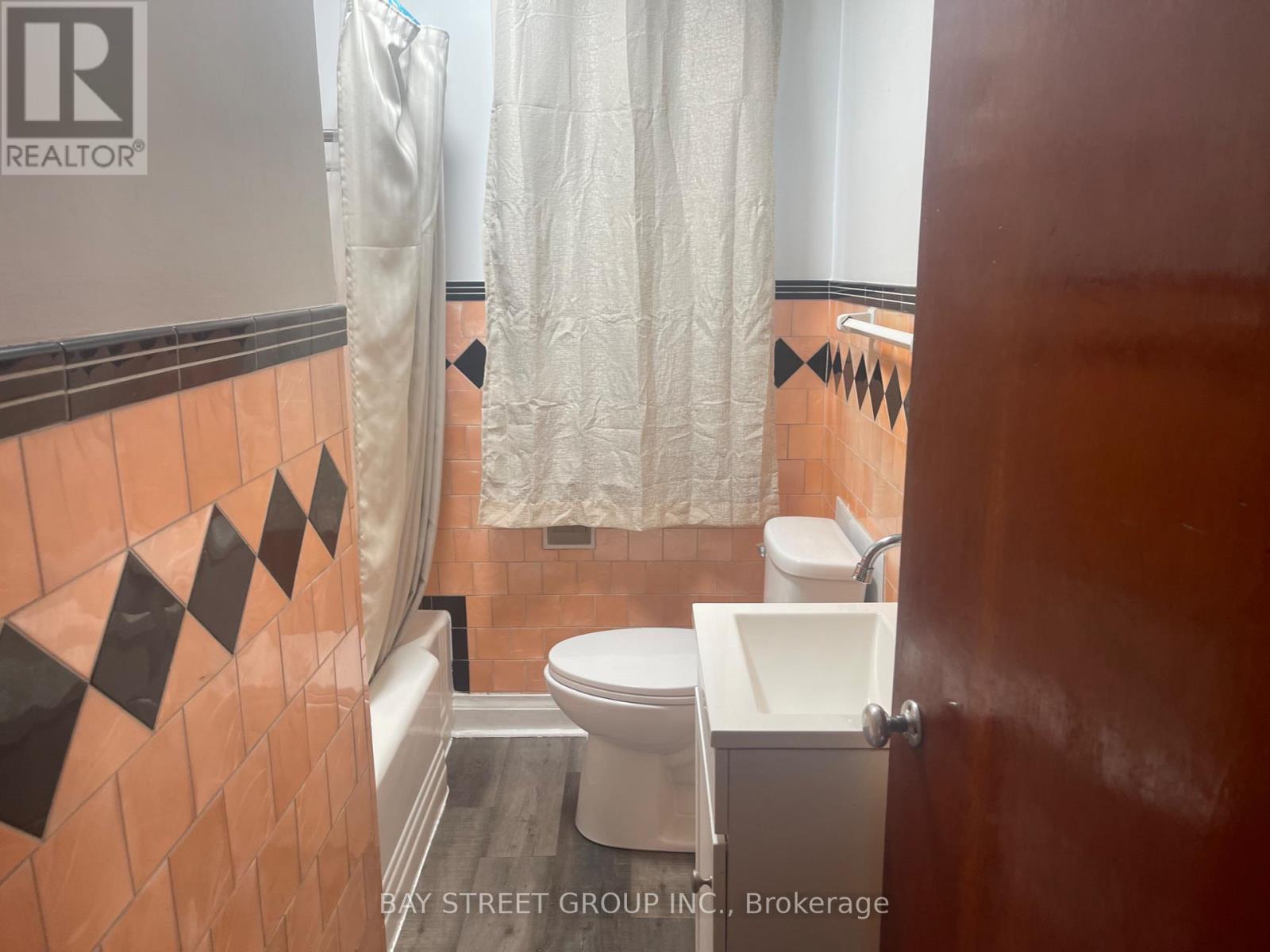 5137 Ontario Avenue, Niagara Falls, Ontario  L2E 3R7 - Photo 8 - X13886364