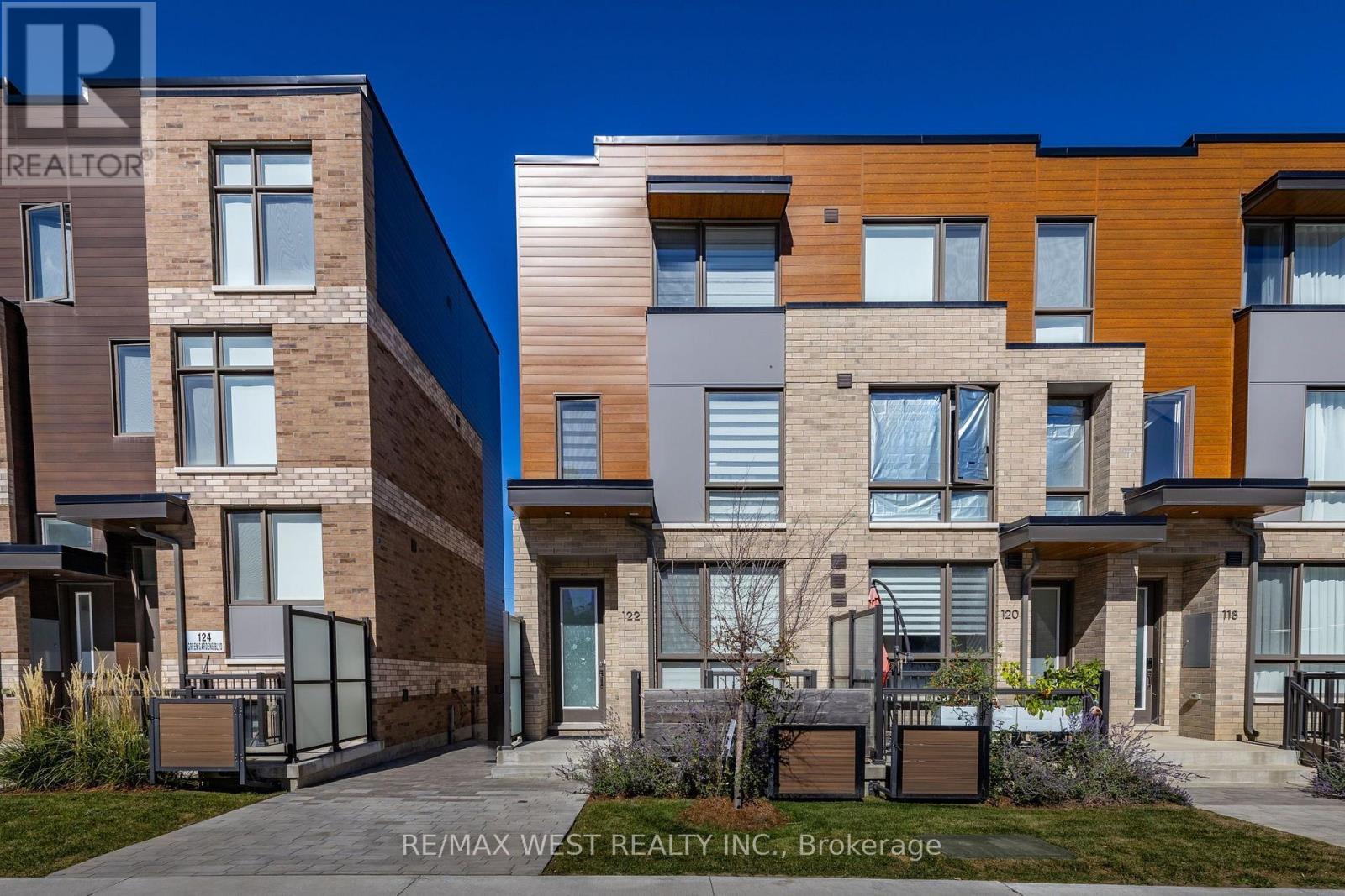 122 GREEN GARDENS BOULEVARD, Toronto, Ontario