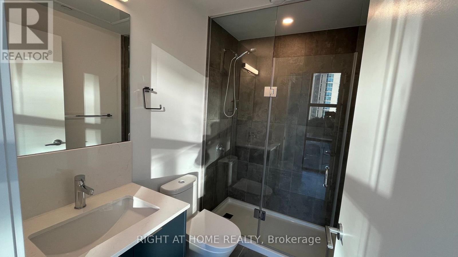 425 - 1612 Charles Street, Whitby, Ontario  L1N 1B9 - Photo 14 - E13886388