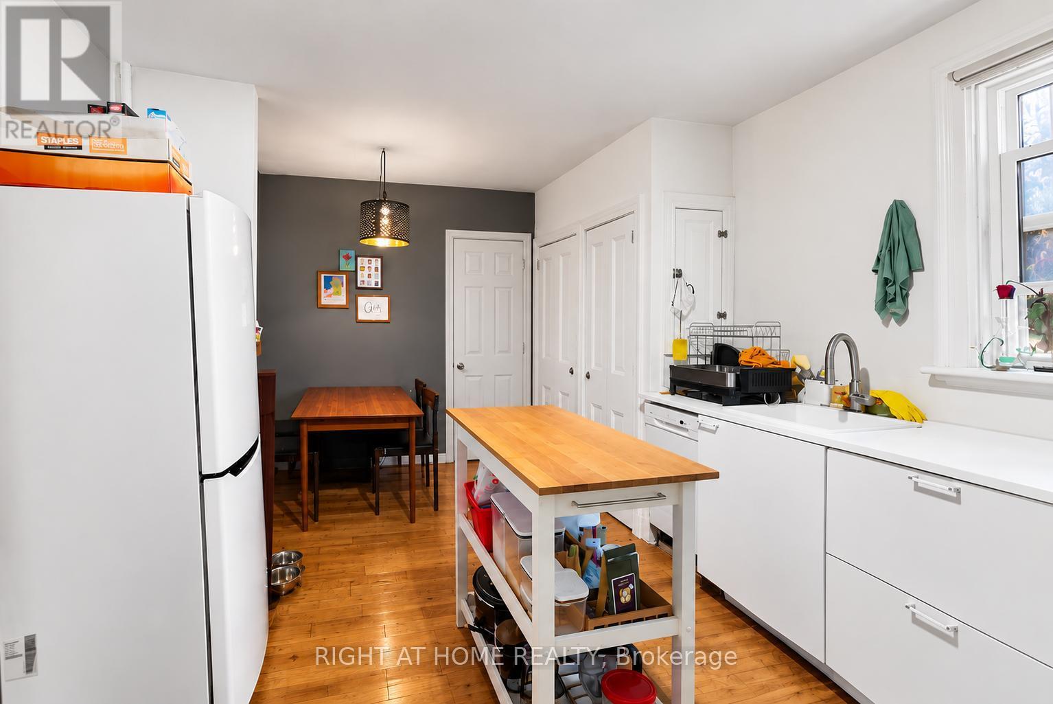 MAIN FLOOR - 10 BORDEN STREET, Toronto, Ontario