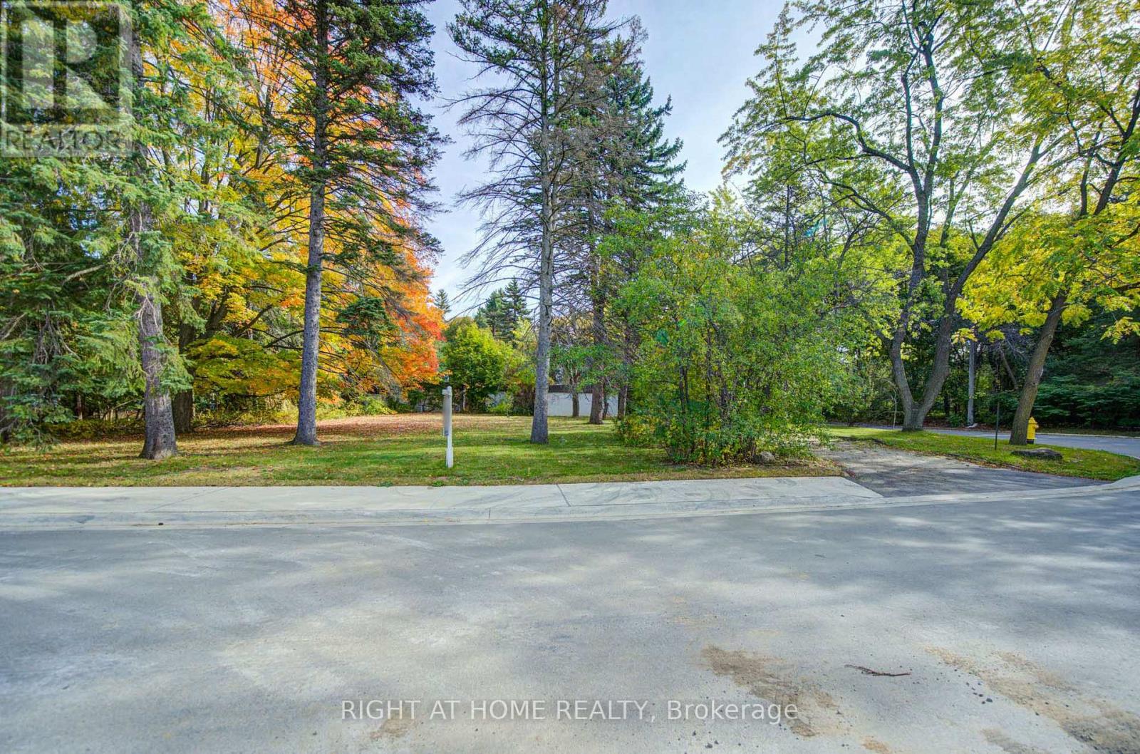 48 The Bridle Path, Toronto, Ontario  M2L 1C8 - Photo 2 - C13845878