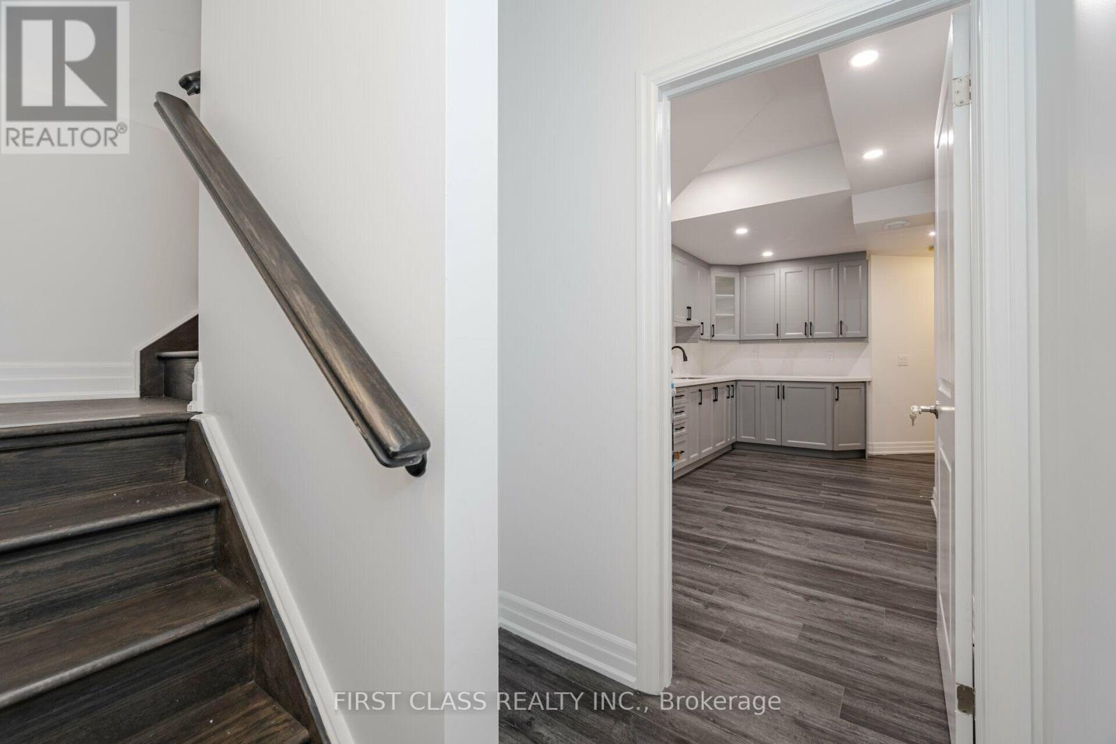146 Rising Hill Ridge W, Brampton, Ontario  L6Y 6B1 - Photo 4 - W13886434