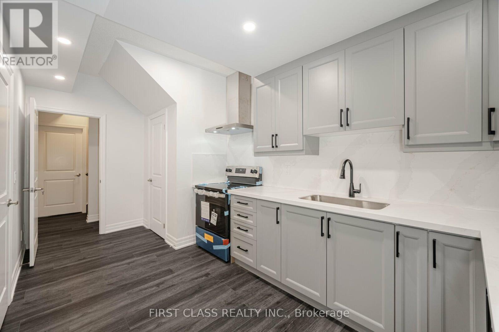 146 Rising Hill Ridge W, Brampton, Ontario  L6Y 6B1 - Photo 7 - W13886434