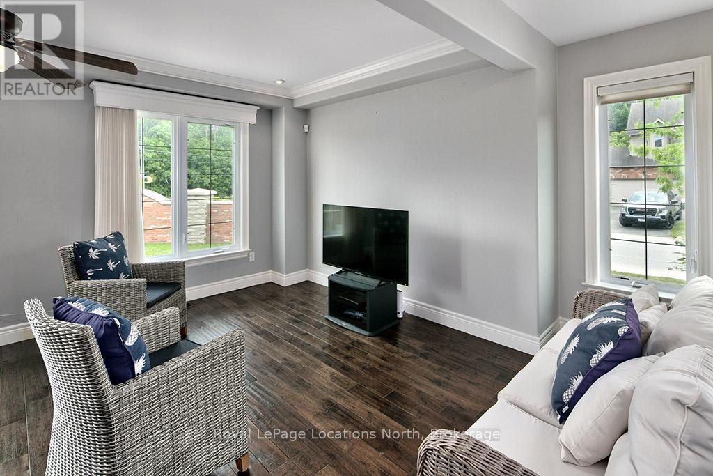 67 Barr Street, Collingwood, Ontario  L9Y 0E6 - Photo 7 - S13886470