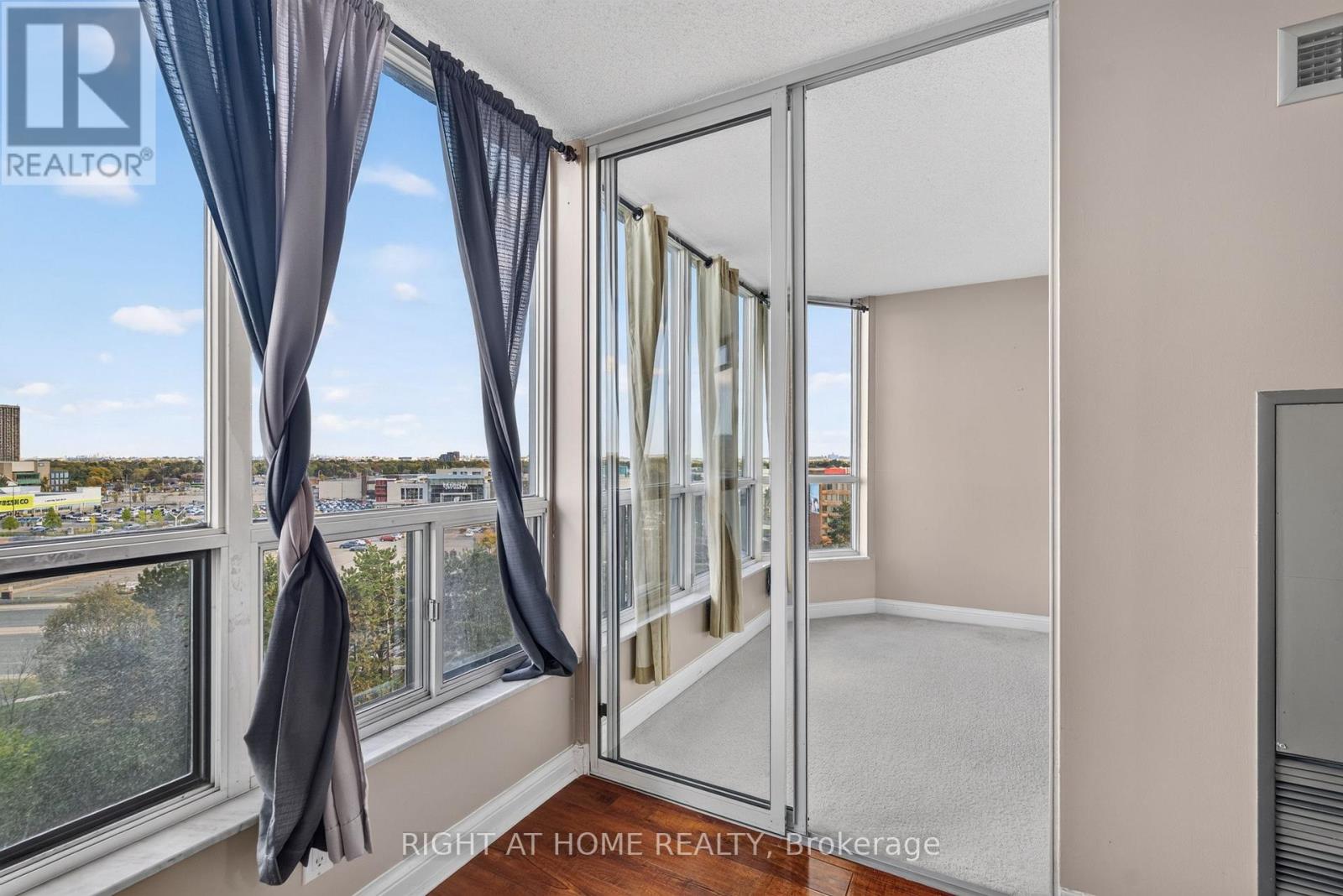 708 - 22 Hanover Road, Brampton, Ontario L6S 5K7 - Photo 18 - W13886460