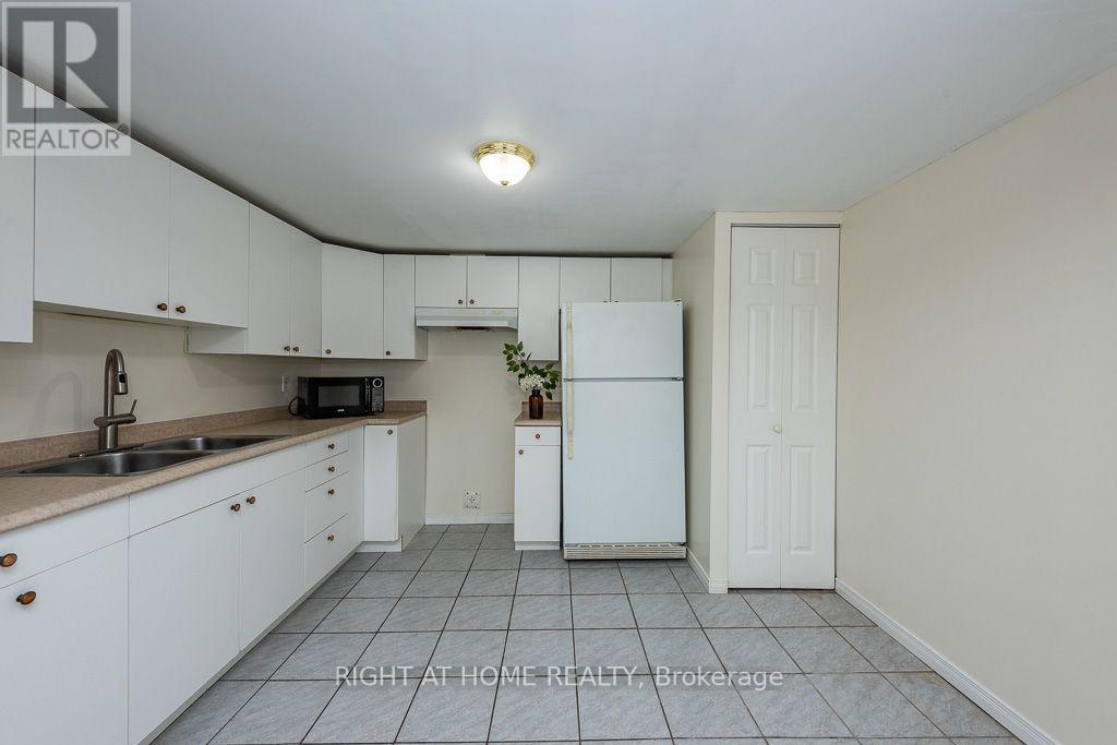 975 Mantle Crescent, Mississauga, Ontario L5V 2G3 - Photo 40 - W13879648
