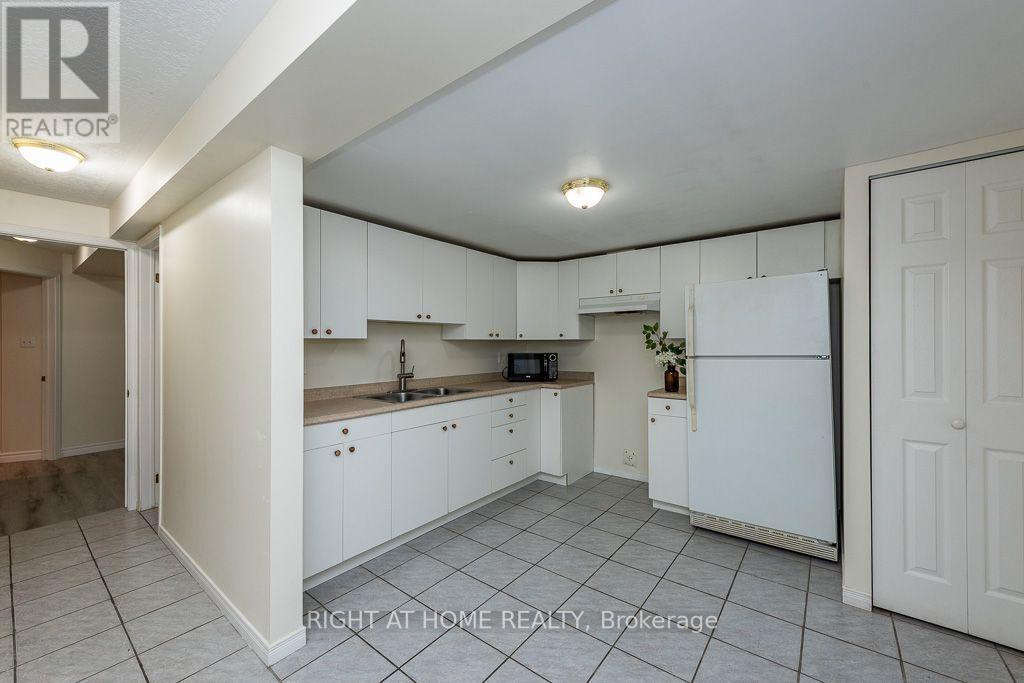 975 Mantle Crescent, Mississauga, Ontario L5V 2G3 - Photo 46 - W13879648