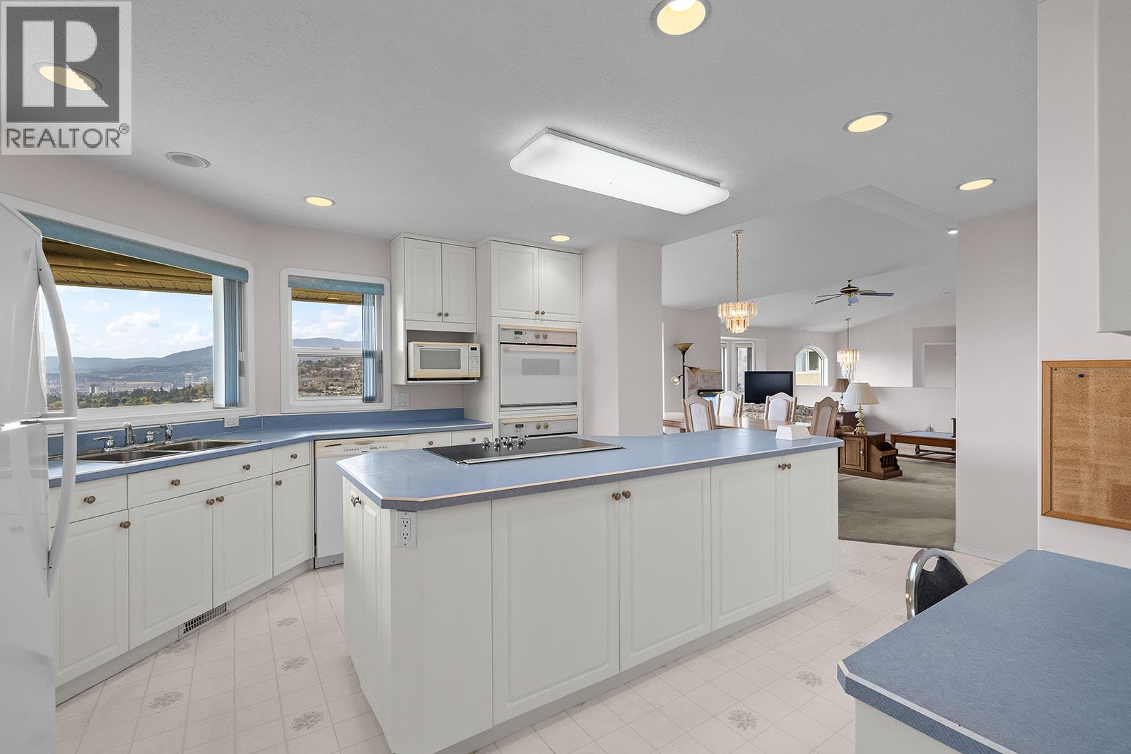 695 Valley Road Kelowna Photo 13 695 Valley Road Kelowna Photo 13