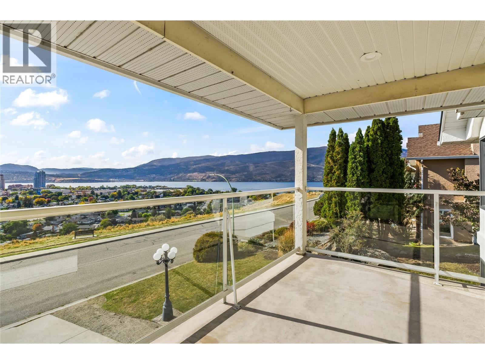 657 Royal View Drive, Kelowna, British Columbia  V1Y 9K5 - Photo 26 - 10402296