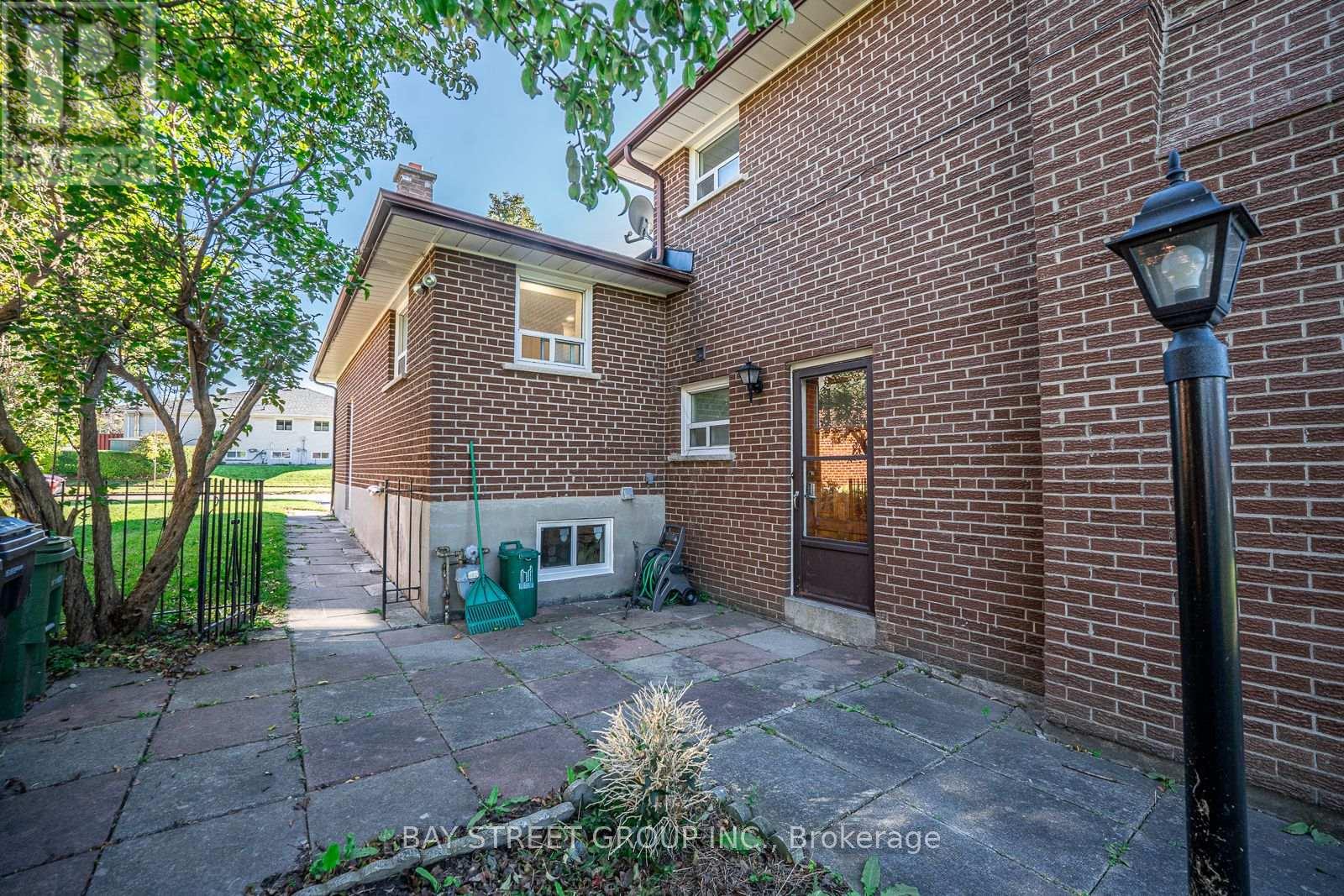42 Faye Drive, Toronto, Ontario  M2J 3S6 - Photo 38 - C13879454
