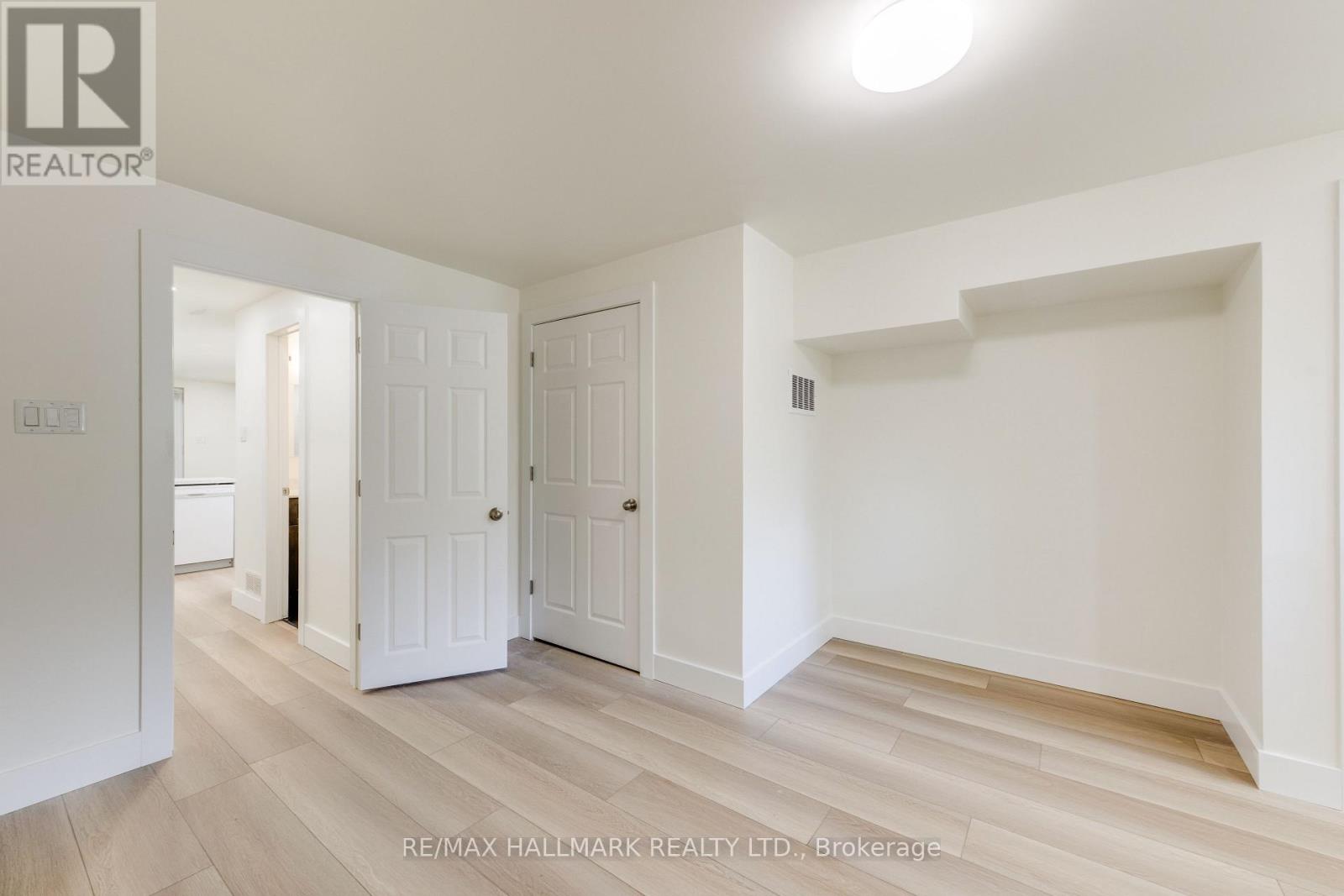 Lower Unit - 8 Empire Avenue, Toronto, Ontario M4M 2L4 - Photo 10 - E13886520