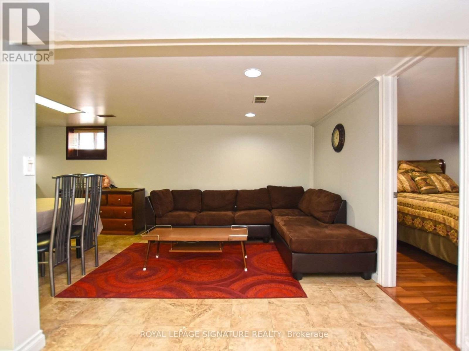 103 Richardson Avenue, Toronto, Ontario  M6M 3S2 - Photo 29 - W13886512