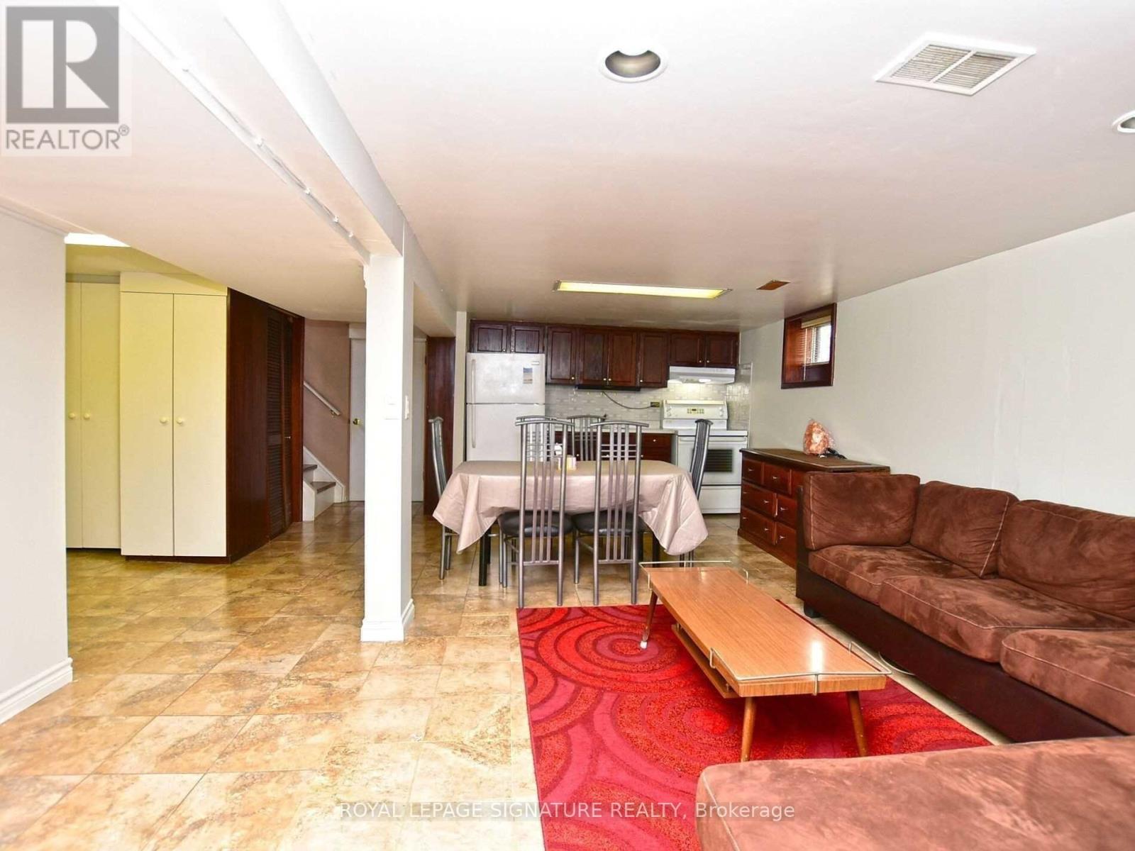 103 Richardson Avenue, Toronto, Ontario  M6M 3S2 - Photo 30 - W13886512