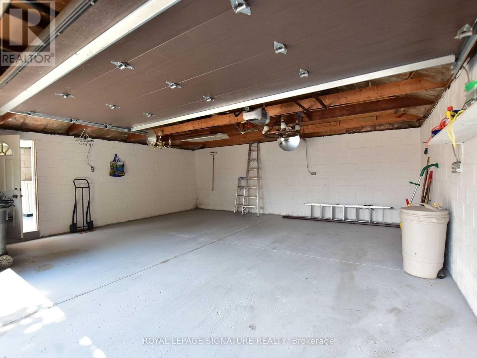 103 Richardson Avenue, Toronto, Ontario  M6M 3S2 - Photo 38 - W13886512