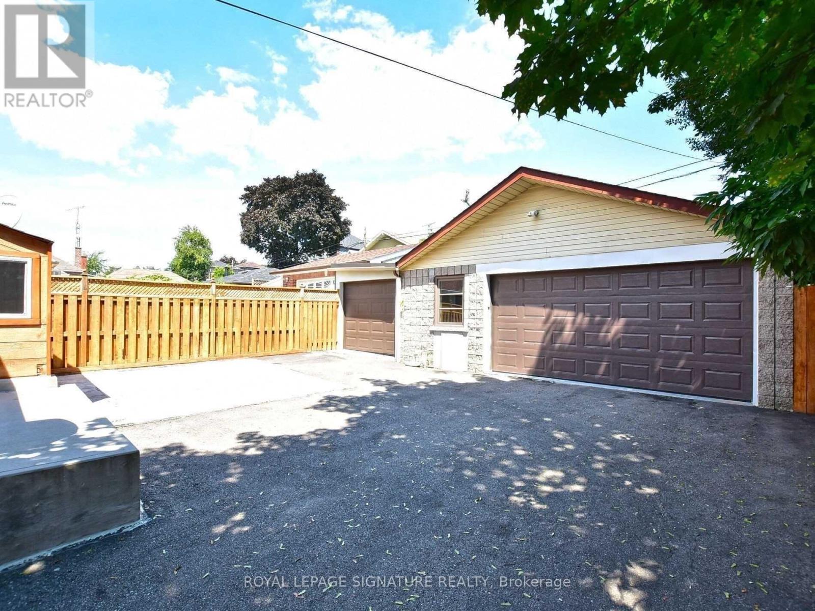 103 Richardson Avenue, Toronto, Ontario  M6M 3S2 - Photo 39 - W13886512
