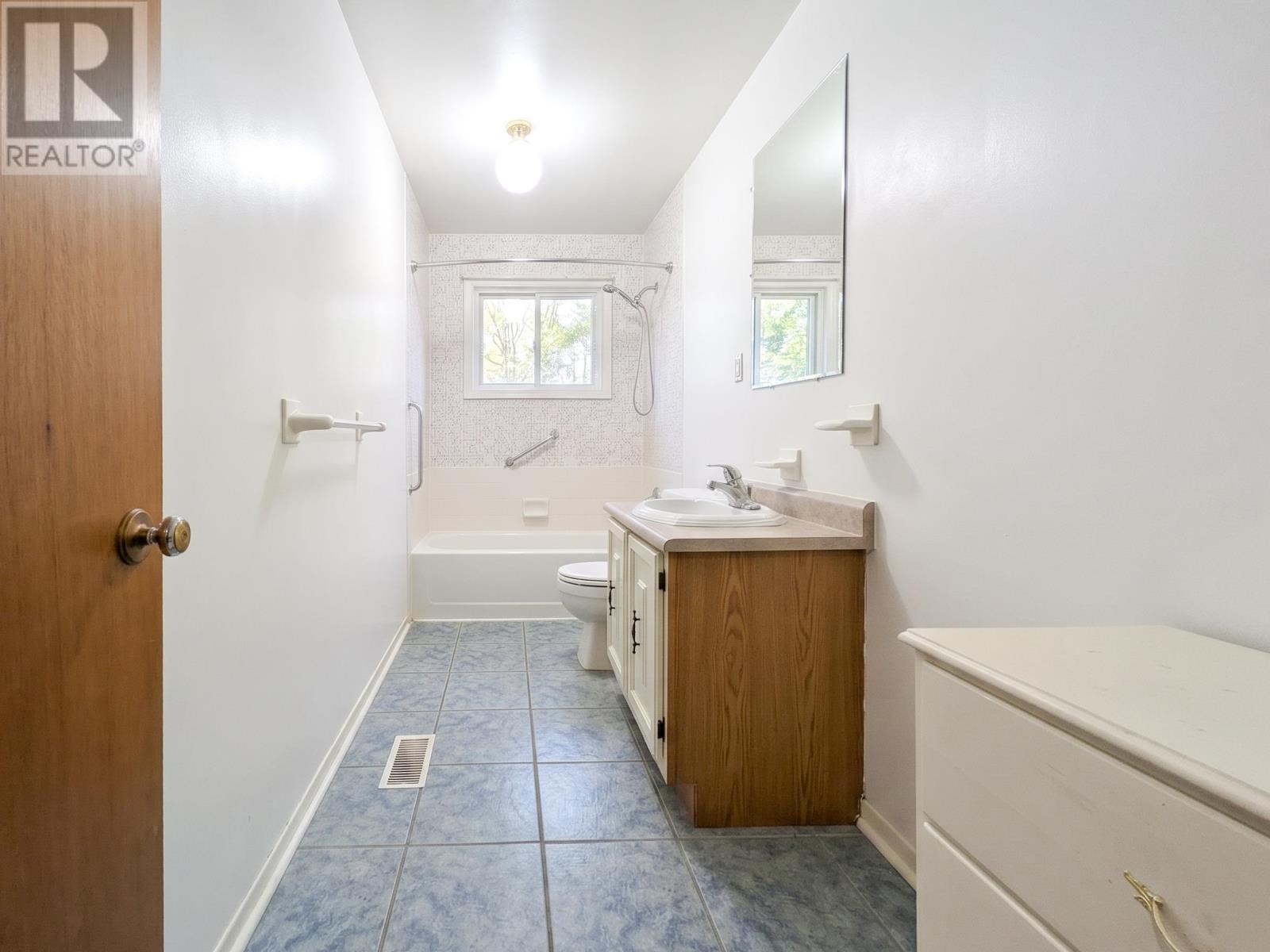 50 Aintree Drive, Stratford, Prince Edward Island  C1B 1L8 - Photo 6 - 202624859