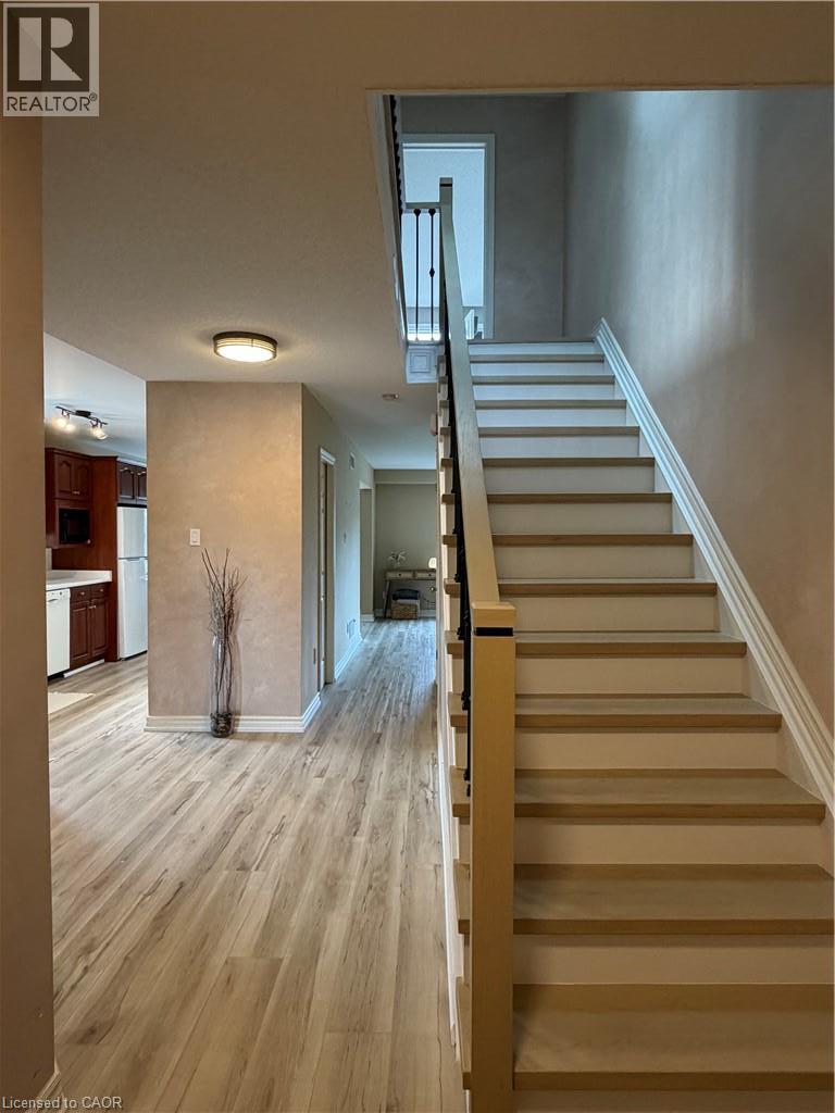 82 St. Davids Road, St. Catharines, Ontario  L2T 1P9 - Photo 3 - 40870381