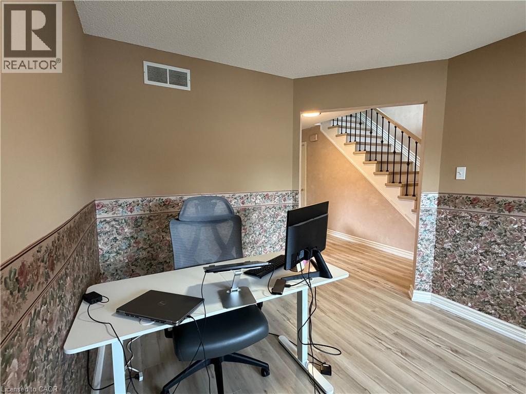 82 St. Davids Road, St. Catharines, Ontario  L2T 1P9 - Photo 11 - 40870381
