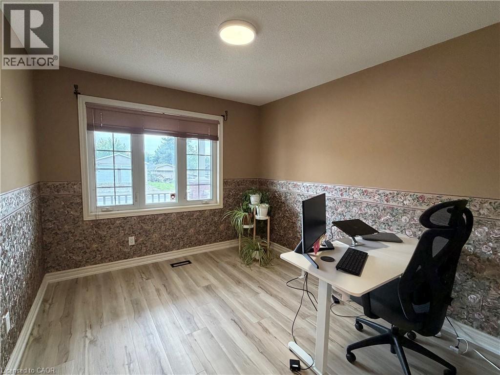 82 St. Davids Road, St. Catharines, Ontario  L2T 1P9 - Photo 12 - 40870381