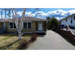 24 McQuarrie PL, Elliot Lake, Ontario