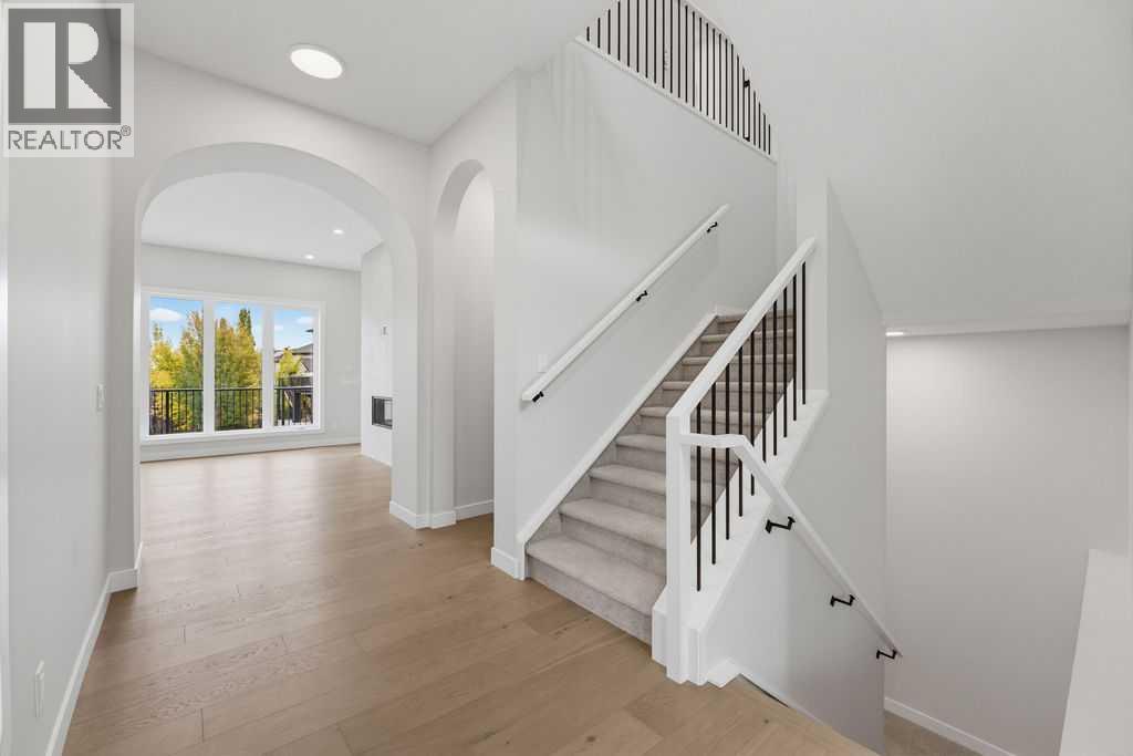 83 Crestridge Heights Sw, Calgary, Alberta  T3B 6K6 - Photo 4 - A2351550