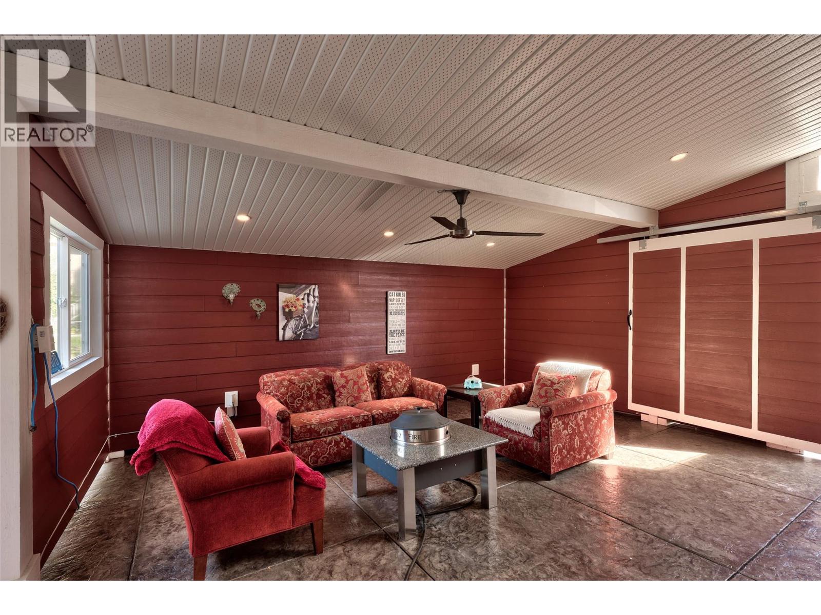 732 Ivy Avenue, Kamloops, British Columbia  V2B 3X1 - Photo 29 - 10402882