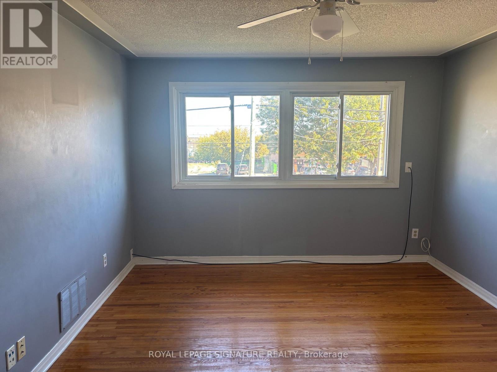 Upper - 232 Barton Street, Hamilton, Ontario L8E 9X9 - Photo 13 - X13886550
