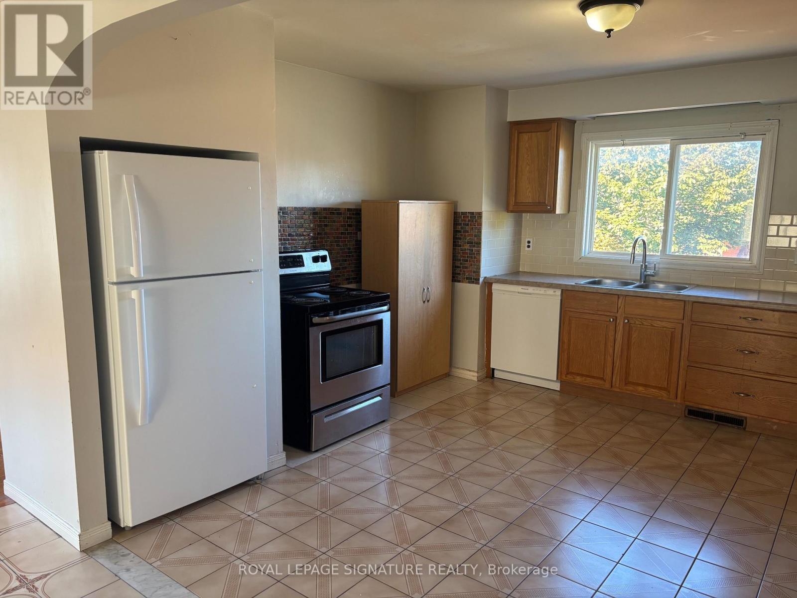 Upper - 232 Barton Street, Hamilton, Ontario L8E 9X9 - Photo 5 - X13886550