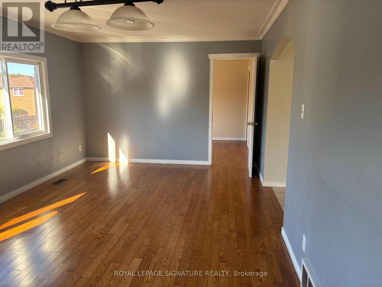 Upper - 232 Barton Street, Hamilton, Ontario L8E 9X9 - Photo 9 - X13886550