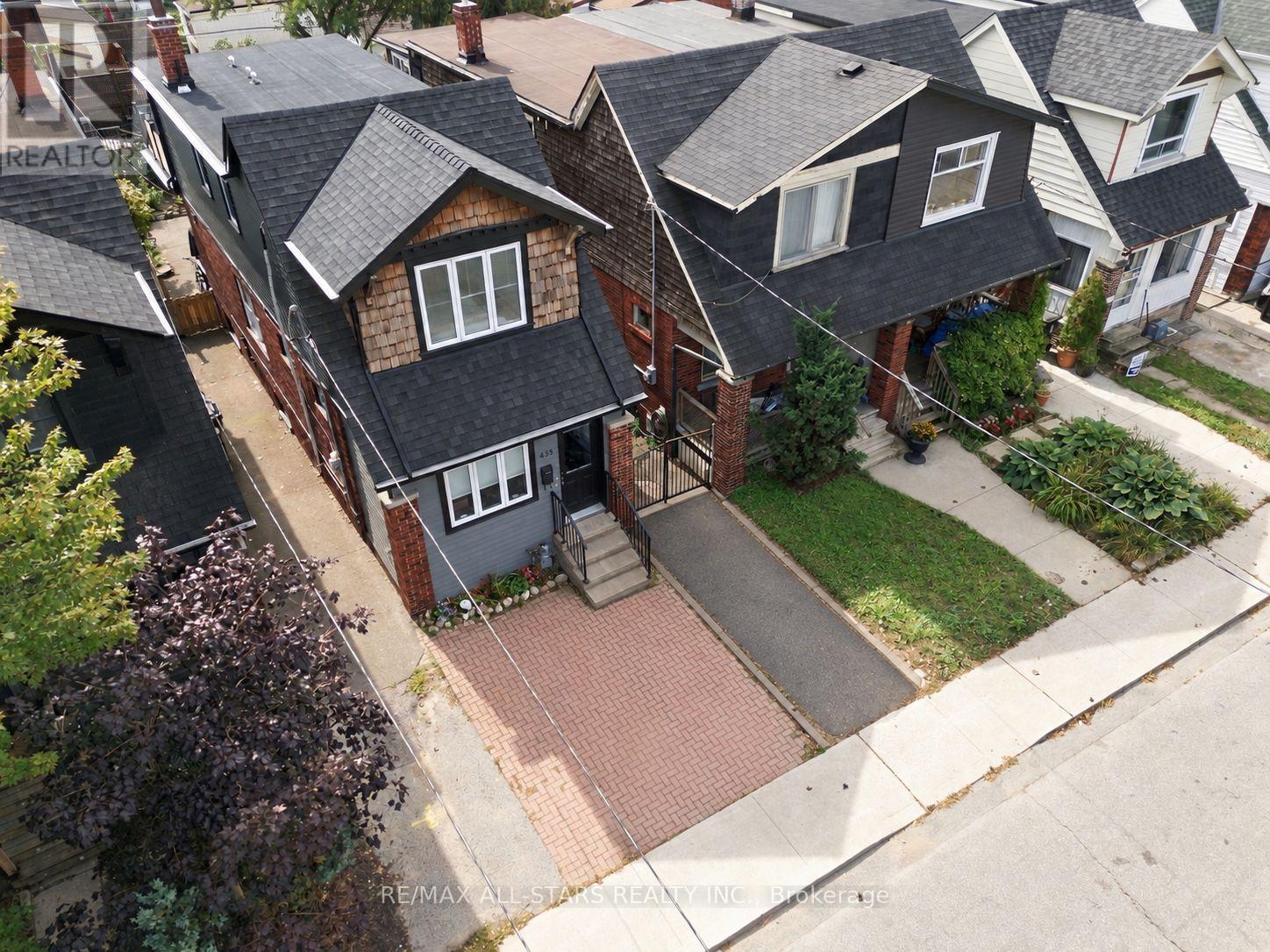 435 Mortimer Avenue, Toronto, Ontario  M4J 2G1 - Photo 3 - E13824052