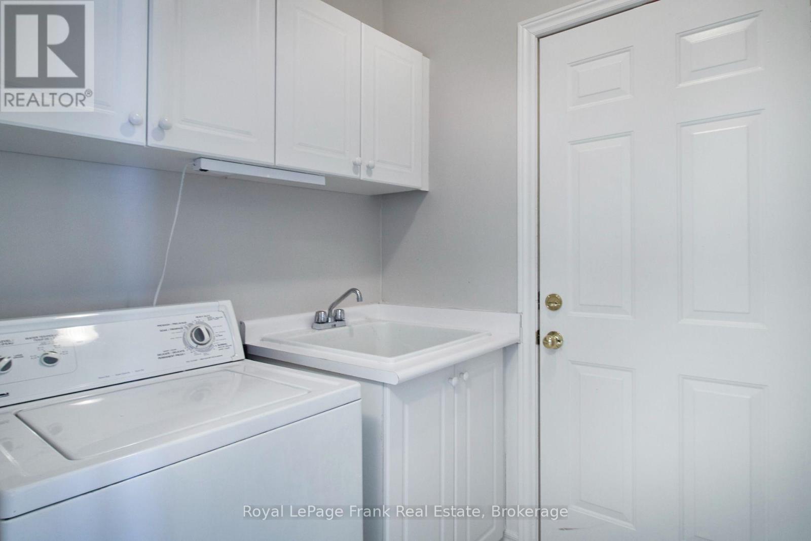 43 Helston Crescent, Whitby, Ontario  L1M 2K3 - Photo 15 - E13886572