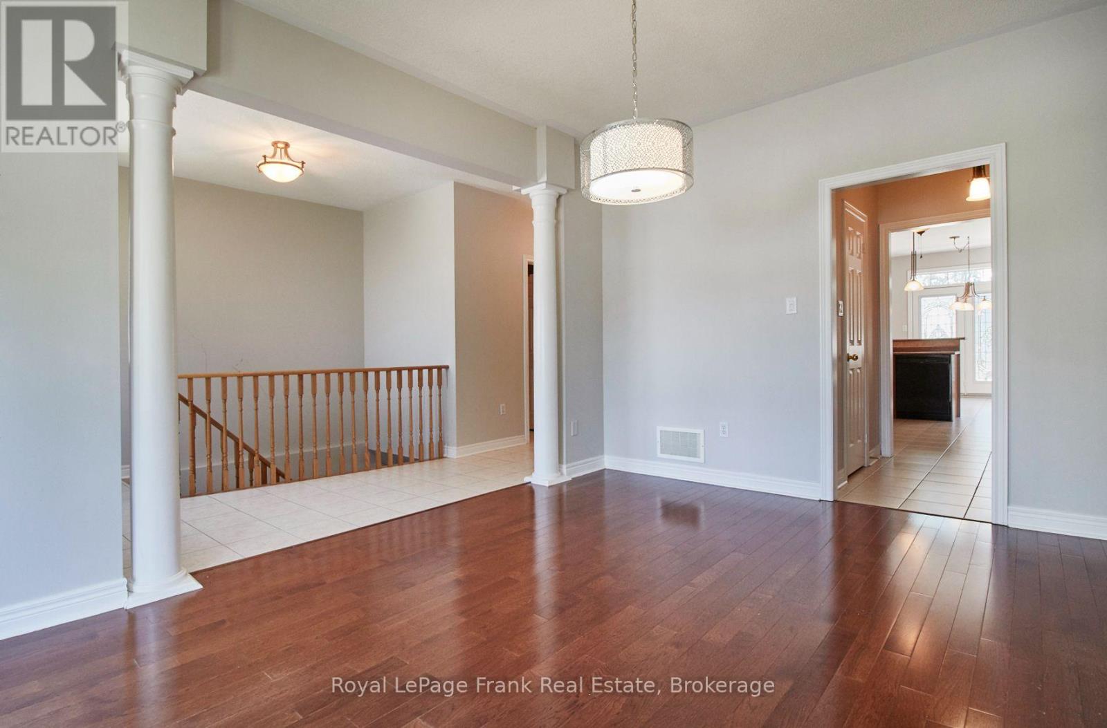 43 Helston Crescent, Whitby, Ontario  L1M 2K3 - Photo 4 - E13886572