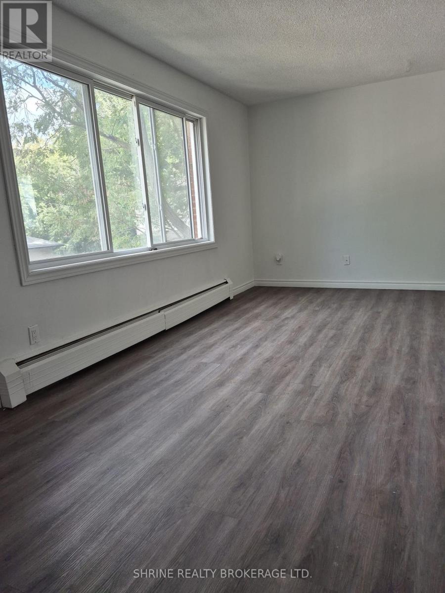 3 - 13 Sterling Street, London East, Ontario  N5Y 1Y4 - Photo 3 - X13886586