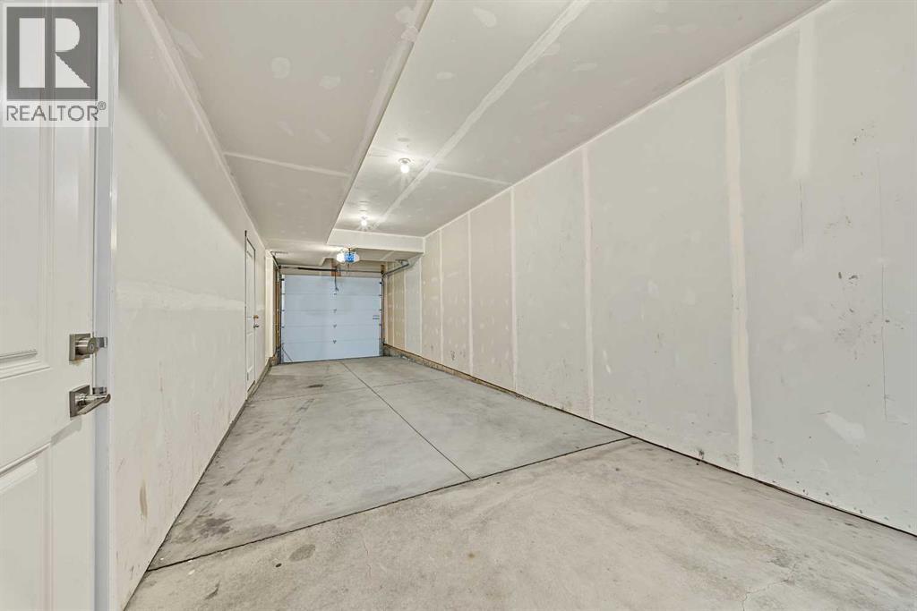 708, 95 Skyview Close NE