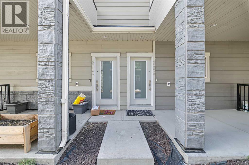 708, 95 Skyview Close NE