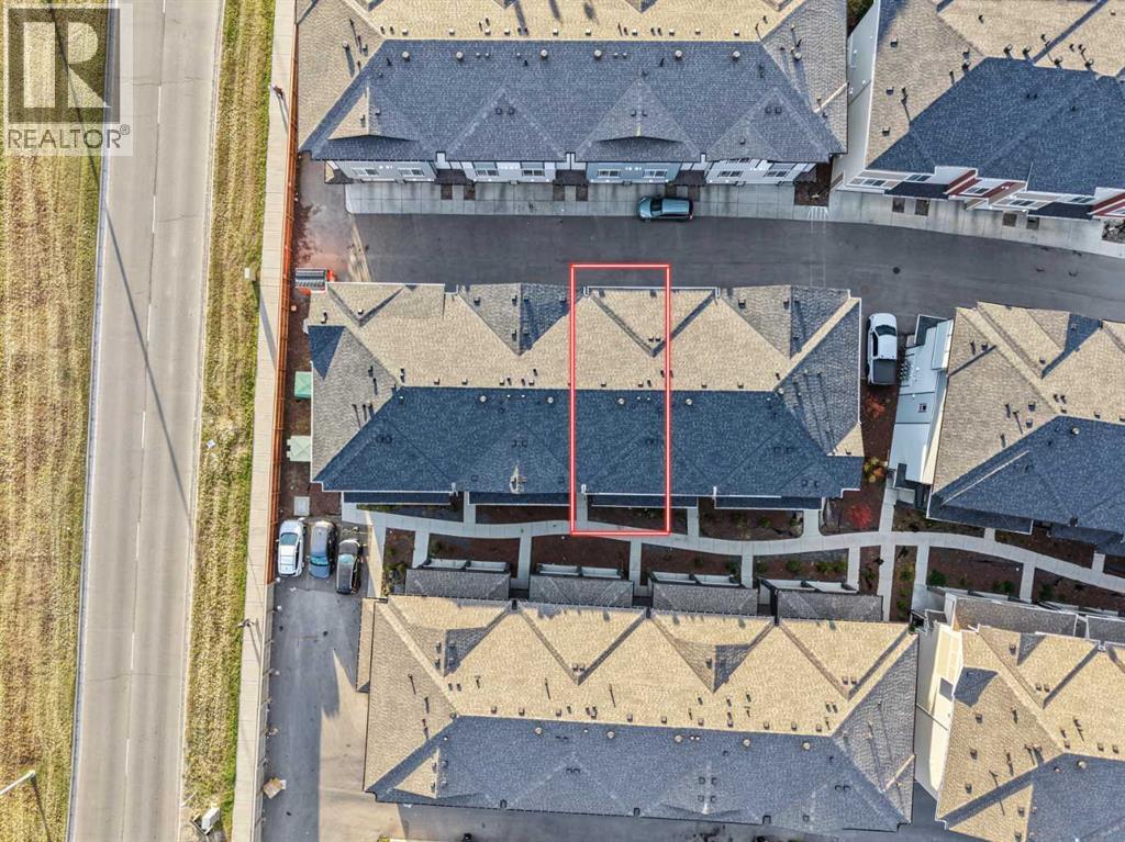 708, 95 Skyview Close NE