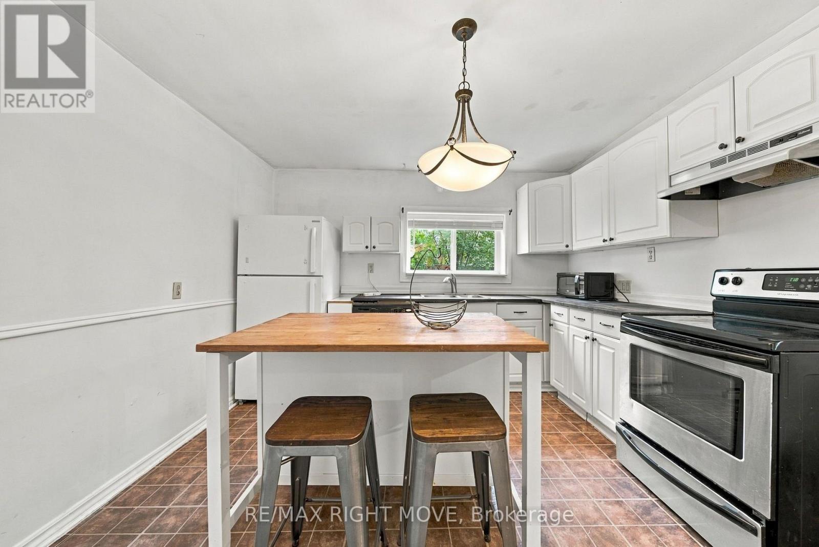 173 Barrie Road, Orillia, Ontario  L3V 2P6 - Photo 17 - S13886574