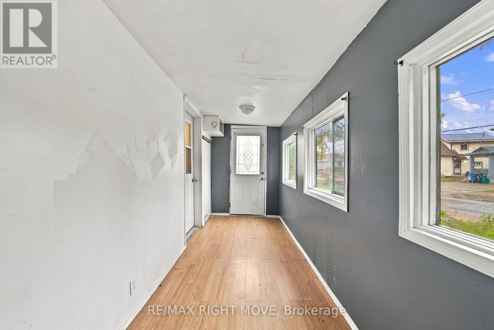 173 Barrie Road, Orillia, Ontario  L3V 2P6 - Photo 5 - S13886574